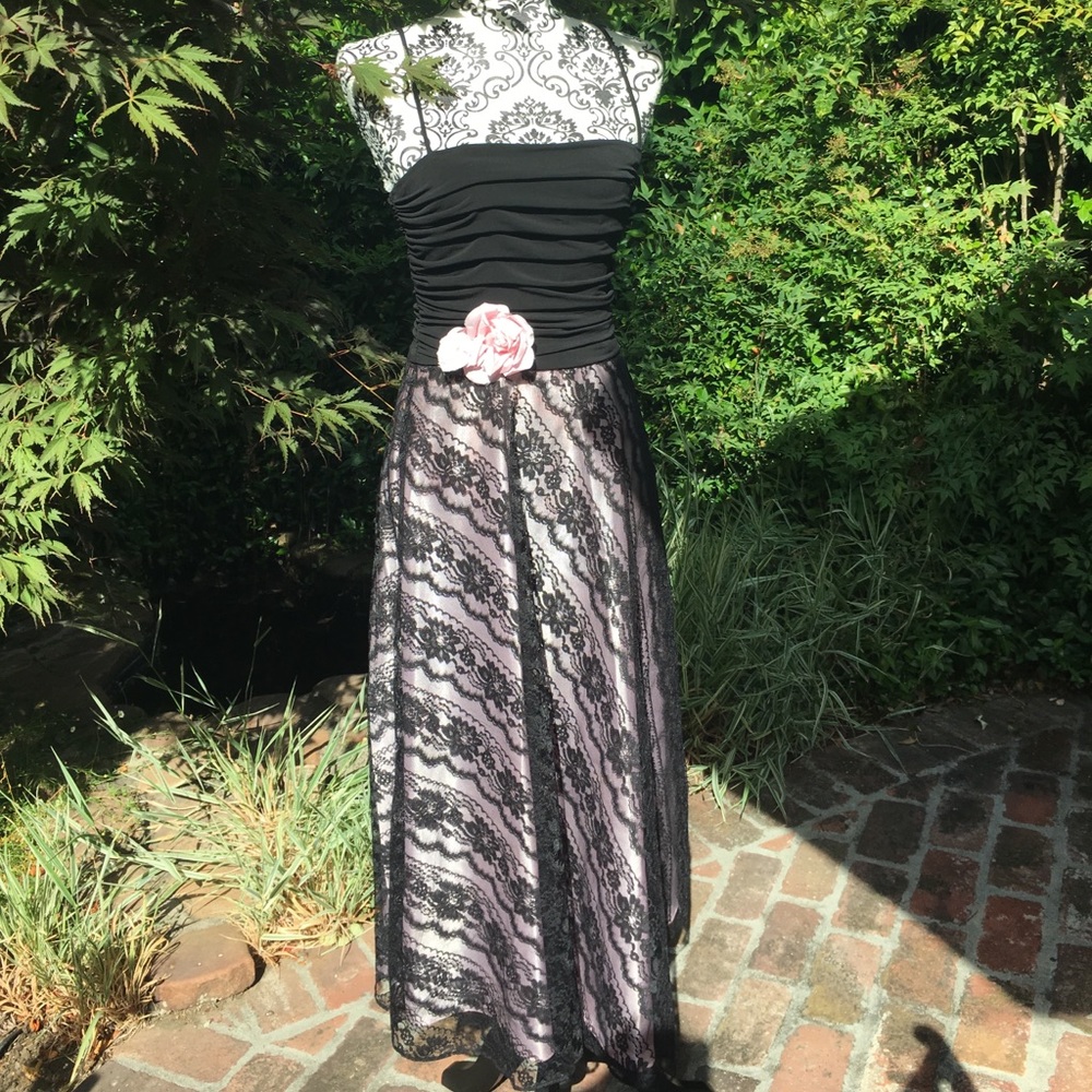Lovely Jessica McClintock formal 3/4 length dress